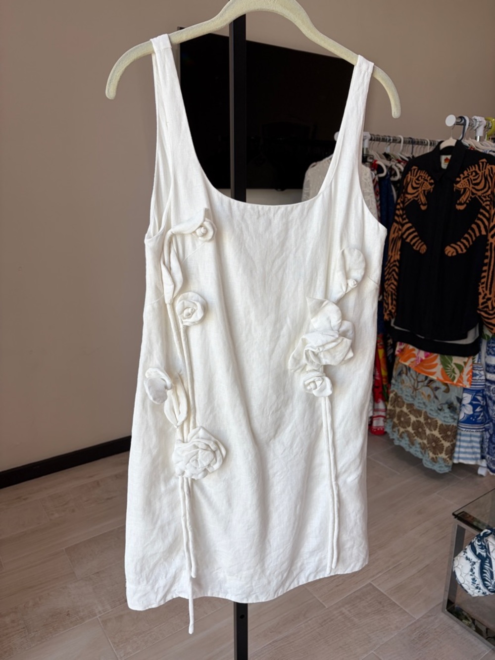 Farm Rio: Off-White Sleeveless Euroflax™ Premium Linen Mini Dress - Picture 6 of 15